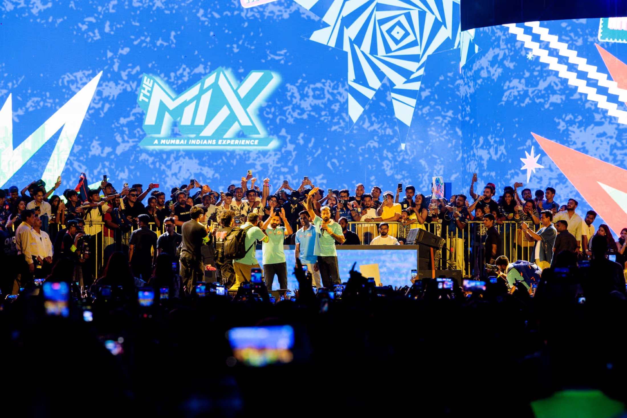 Crowd at The Mix — A Mumbai Indians Experience